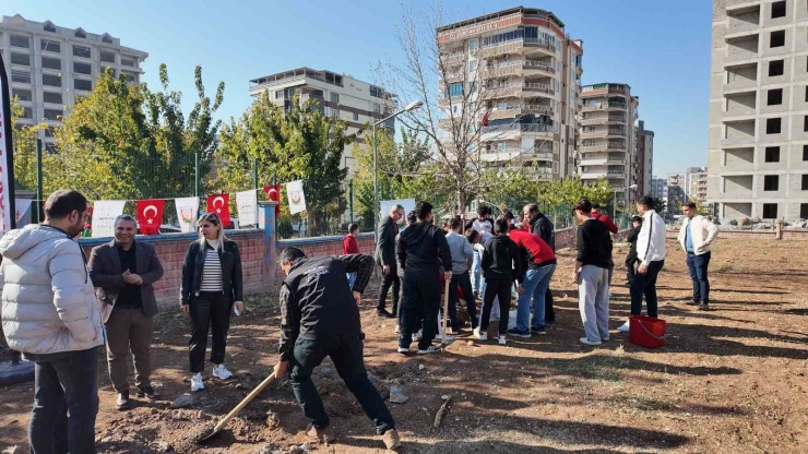Şanlıurfa’da "yeşeren Okullar Projesi" İle Fidanlar Toprakla Buluştu