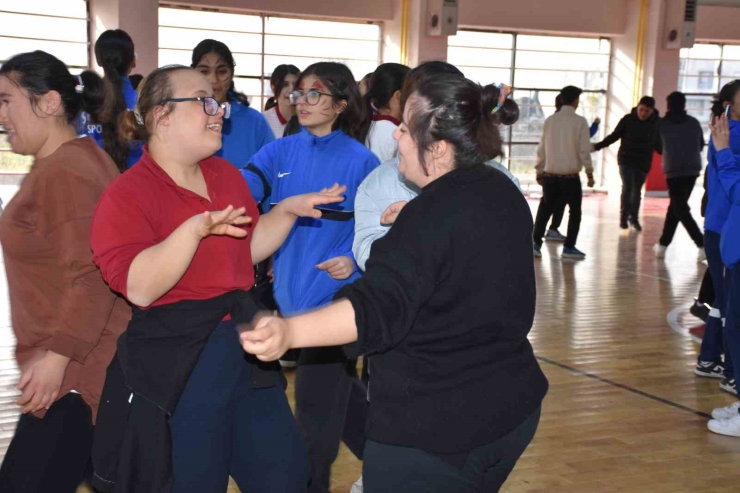 Spor Lisesi Öğrencileri, Engelli Öğrencileri Ağırladı