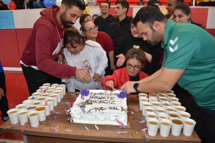 Spor Lisesi Öğrencileri, Engelli Öğrencileri Ağırladı