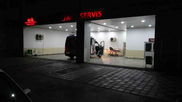 Silahla Yaralayıp Aracına Aldığı Şahsı Yol Kenarına Atıp Kaçtı