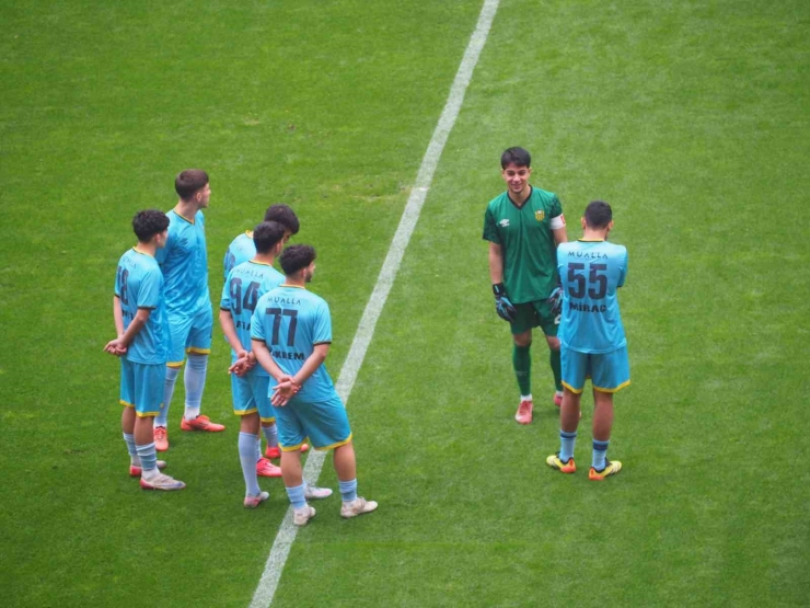 Yeni Malatyaspor Sahaya 7 Oyuncu İle Çıktı, Maç Oynanmadı