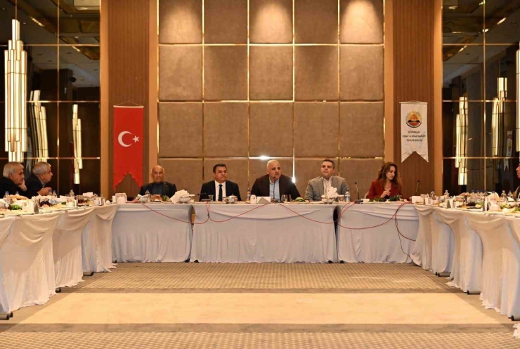 Vali Zorluoğlu, Esnafın Sorun Ve Taleplerini Dinledi