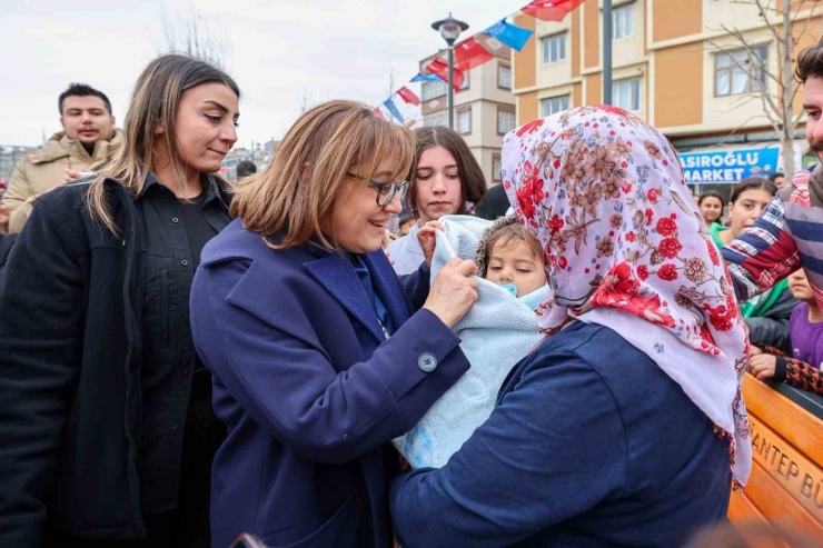 Gaziantep Büyükşehir Tarafından Yapılan Mithat Paşa Parkı Açıldı