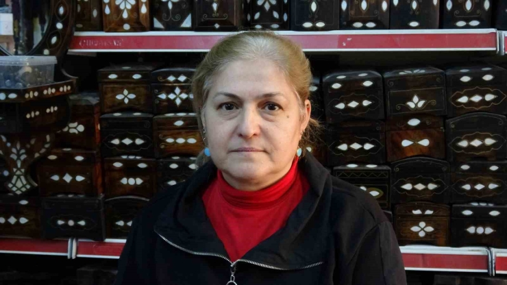 Kadın Bakır Ustası Erkeklere Taş Çıkartıyor