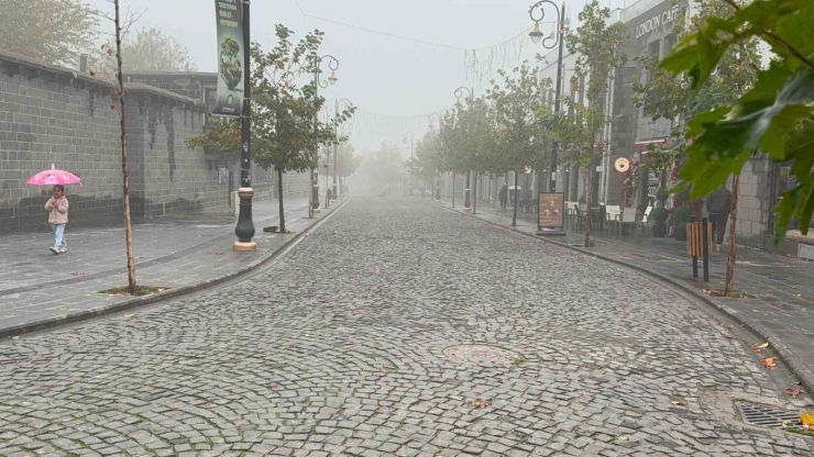 Diyarbakır’ın Tarihi Mekanlarını Sis Kapladı, Ortaya Kartpostallık Görüntüler Çıktı