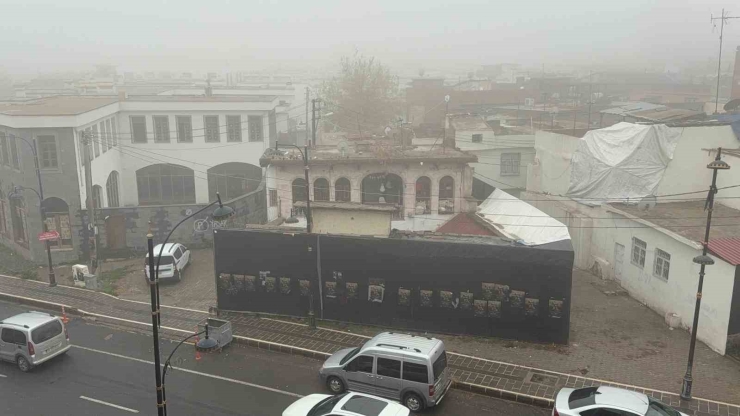 Diyarbakır’ın Tarihi Mekanlarını Sis Kapladı, Ortaya Kartpostallık Görüntüler Çıktı