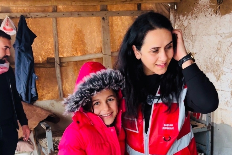 İstanbullu Gönüllülerden Şanlıurfa’daki Çocuklara Hediye Bot Ve Mont