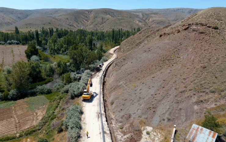 Malatya Büyükşehir Belediyesi’nden Kuluncak’a Dev Altyapı Ve İçme Suyu Yatırımı