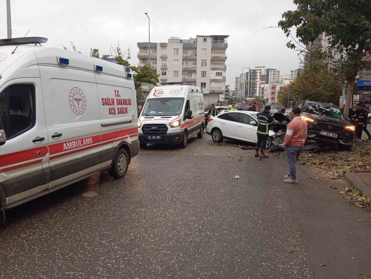 Siverek’te Otomobiller Çarpıştı: 2 Yaralı