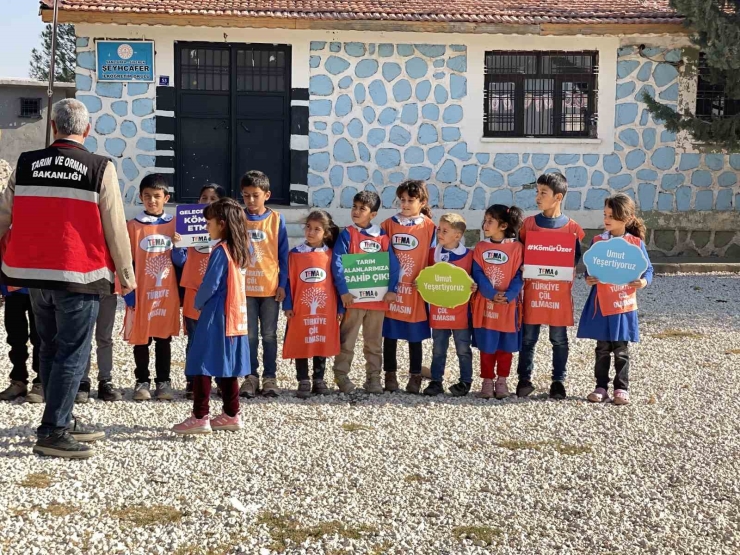 Siverek’te Köy Okulu Öğrencilerine Ağaç Sevgisi Ve Çevre Bilinci Eğitimi