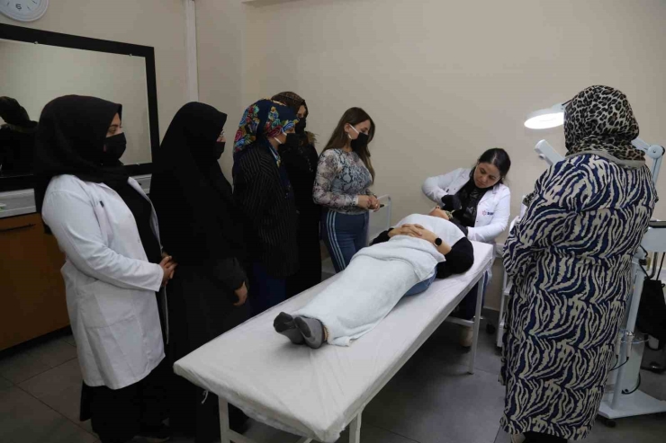 Dismek’te Müzikten Tekstile 15 Branşta Eğitim