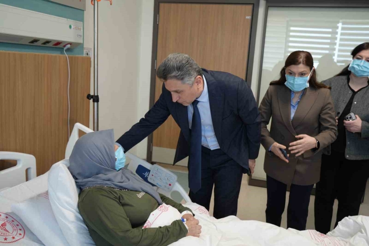 Gaziantep’te Kadın Hasta, Kadavradan Yapılan Böbrek Nakli İle Sağlığına Kavuştu