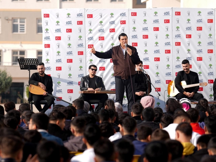 Başkan Yılmaz Gençlerle Bir Arada