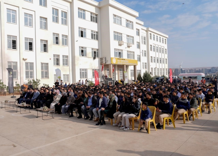 Başkan Yılmaz Gençlerle Bir Arada