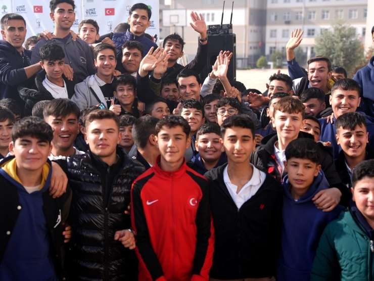 Başkan Yılmaz Gençlerle Bir Arada