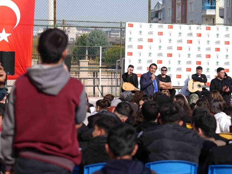 Başkan Yılmaz Gençlerle Bir Arada