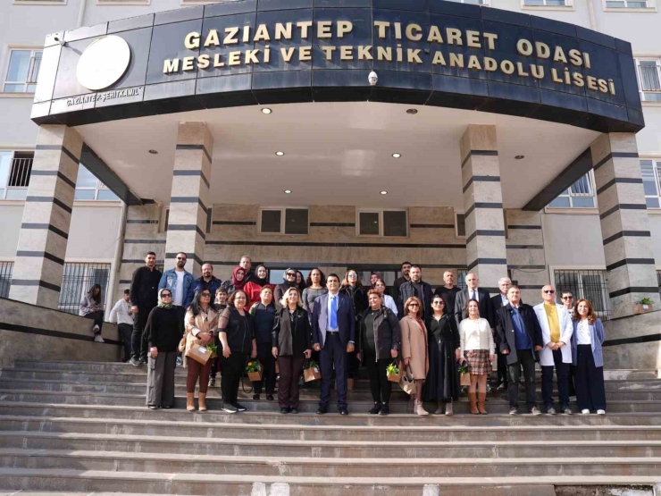 Başkan Yılmaz Gençlerle Bir Arada