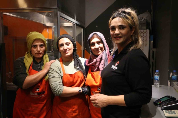 Diyarbakır’daki Bu İşletmede Sadece Kadınlar Çalışıyor