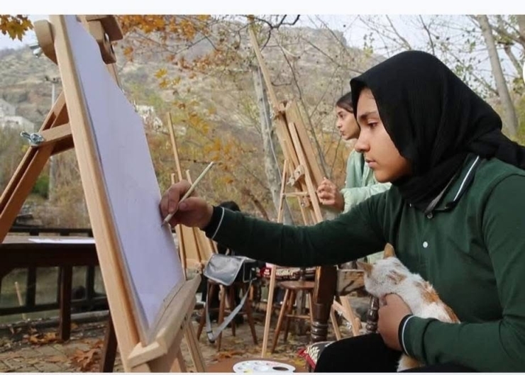 Çermik’te Öğrenciler Tarihi Ve Doğayı Tuvale Taşıyor