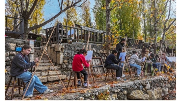 Çermik’te Öğrenciler Tarihi Ve Doğayı Tuvale Taşıyor
