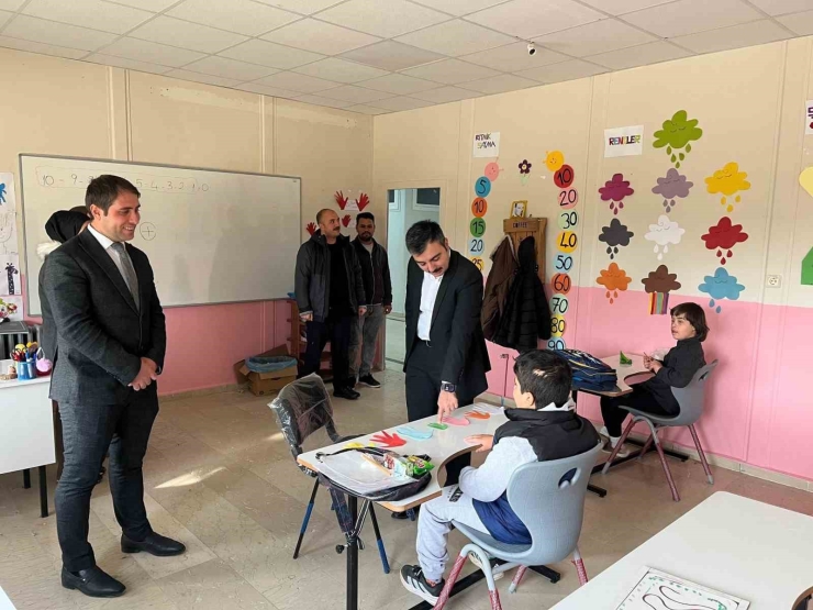 Dicle Kaymakamı Mustafa Atış Özel Gereksinimli Öğrencilerle Buluştu