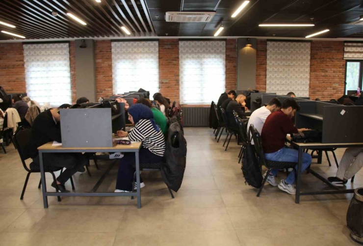 Haliliye’deki Öğrencilere Eğitim Desteği