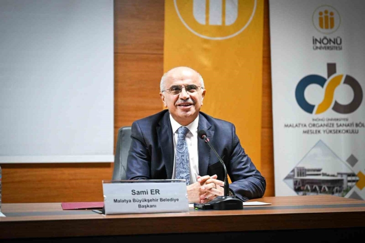 Başkan Er, Üniversite Öğrencileriyle Bir Araya Geldi: "şehir 12 Ayda Ayağa Kalktı"