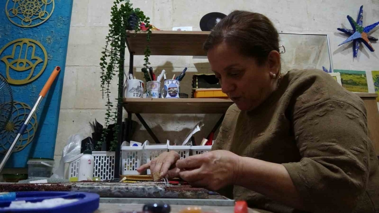 Hobi Olarak Başladığı Mozaik Sanatında Dünyaya Açılmak İstiyor