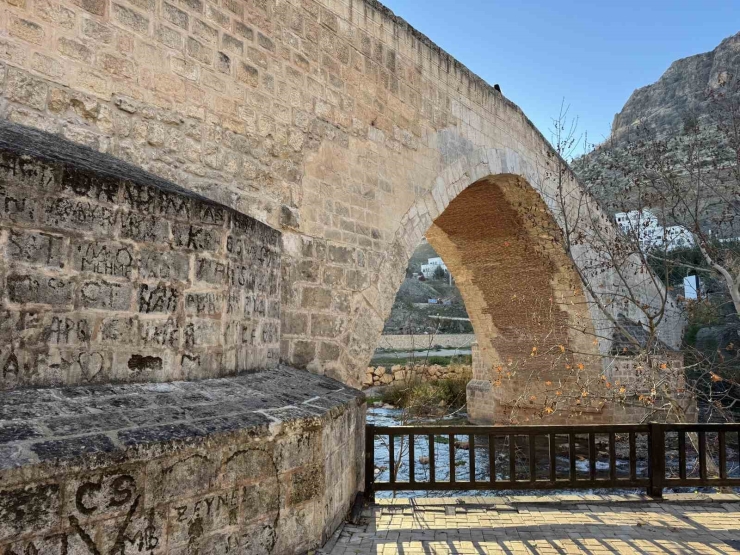 Bin Yıllık Haburman Köprüsü, Tüm İhtişamı İle Ayakta