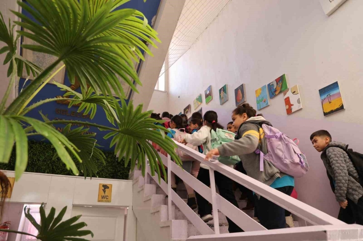 Diyarbakır’da 115 Yıllık Eğitim Yuvasının İhtişamlı Kapısı, 1 Asırdır Aralıksız Öğrencilere Açılıyor