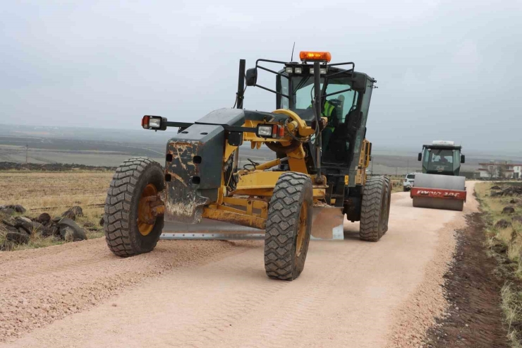 Siverek Kırsalındaki Yolları Büyükşehir Yapıyor