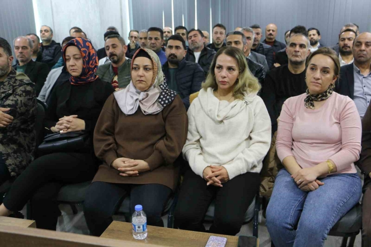 Diyarbakır Hak-iş Ve Öz Sağlık İş, Aküzüm Öncülüğünde Toplandı