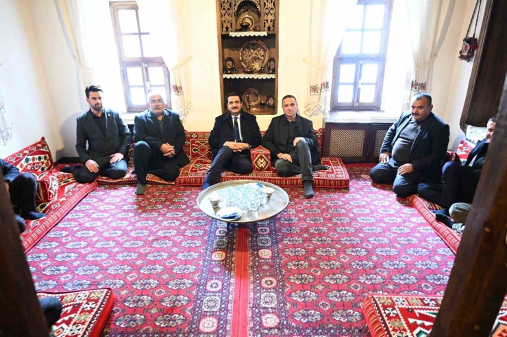 Başkan Taşkın, Eski Malatya Muhtarlarıyla Buluştu