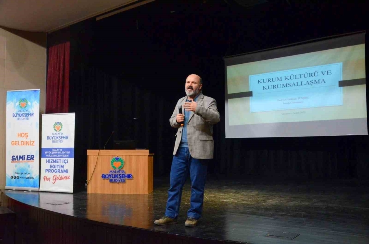 Büyükşehir Personellerine Hizmet İçi Eğitimi Düzenledi