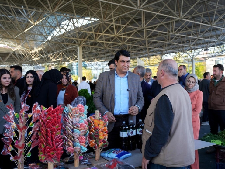 Yılmaz, Pazarda Vatandaş Ve Esnafla Buluştu