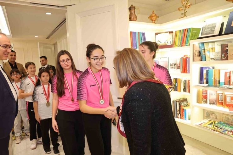 Gaziantep’in Şampiyonları, Şahin İle Bir Araya Geldi