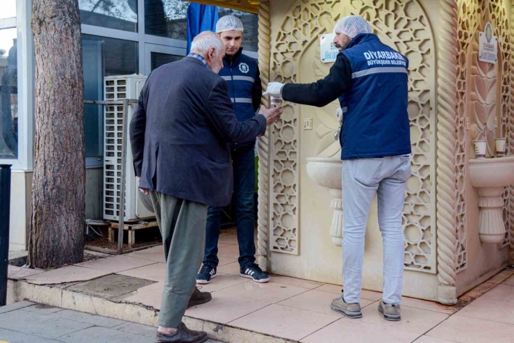 İkram Çeşmesinden Binlerce Vatandaş Yararlanıyor