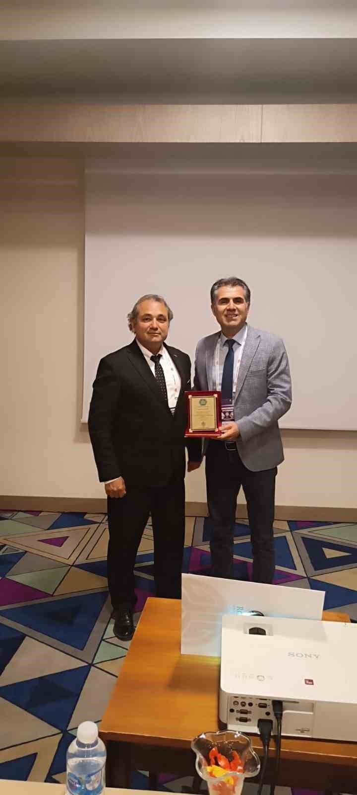 Acil Tıp Eğitiminde Dijitalleşme Çalışmasına Uluslararası Kongrede Ödül