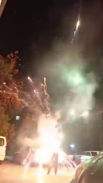 Patlattığı Havai Fişekler Sonu Oluyordu