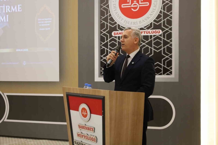 Gaziantep’te 16 Öğrenci İcazet Merasiminde Hafızlık Belgelerini Aldı