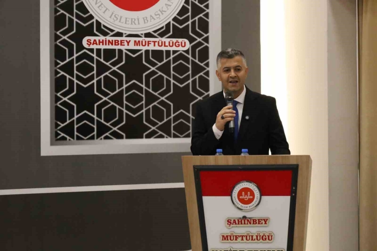 Gaziantep’te 16 Öğrenci İcazet Merasiminde Hafızlık Belgelerini Aldı