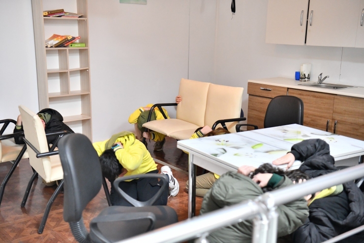 Yeşilyurt’ta Öğrencilere Depreme Karşı Hayat Kurtaran Eğitim