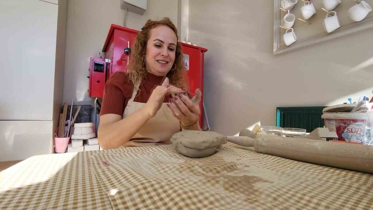 Depremde Yaşadıklarını Unutmak İçin Sanata Yöneldi