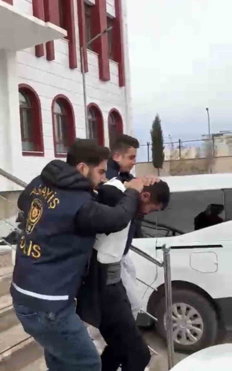 Eşini Sokak Ortasında Öldüren Şahıs Tutuklandı