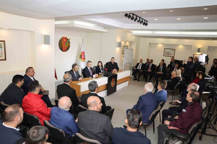 Eski Bakan Kürşad Tüzmen Ve Daimfed Yönetiminden Ggc’ye Ziyaret