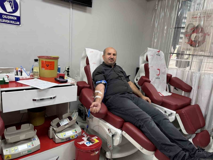 Hastayken Kana İhtiyaç Duydu, 3 Ayda Bir Kan Vermeye Başladı