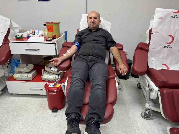 Hastayken Kana İhtiyaç Duydu, 3 Ayda Bir Kan Vermeye Başladı