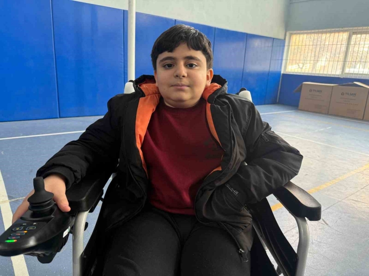 Hayırseverlerden, Engelli Bireylere 20 Akülü Sandalye Hediye Edildi