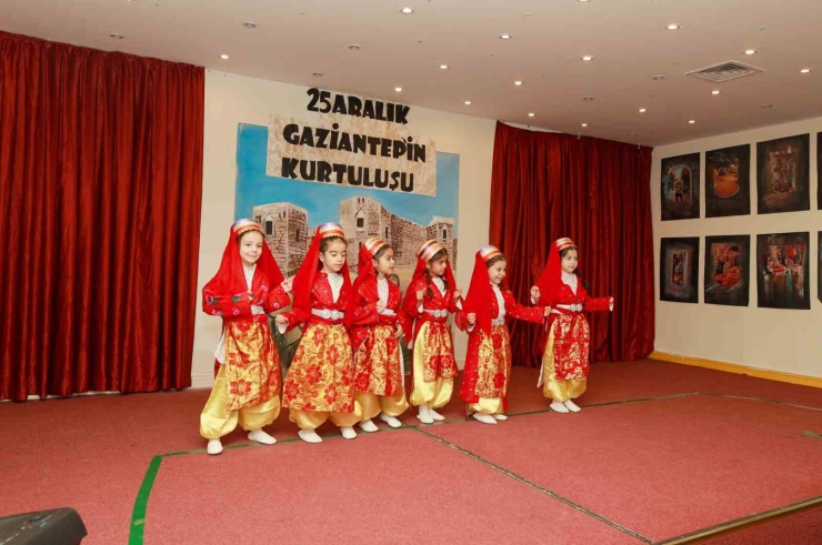 Minik Gkv’lilerden "25 Aralık Gaziantep’in Kurtuluşu" Töreni