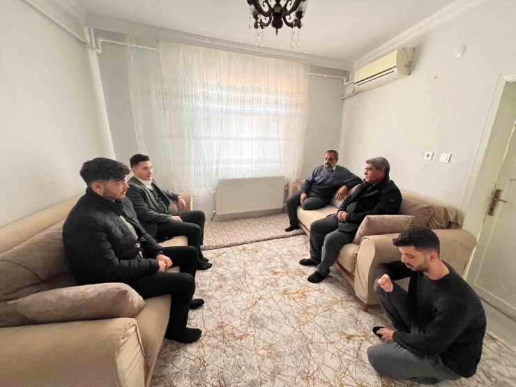 Kaymakam Karataş, Köylerde Vatandaşların Sorunlarını Dinledi